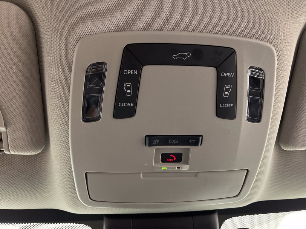 Certified 2026 Toyota Sienna LE FWD image 29
