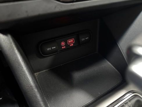 Used 2018 Kia Niro FE FWD image 19