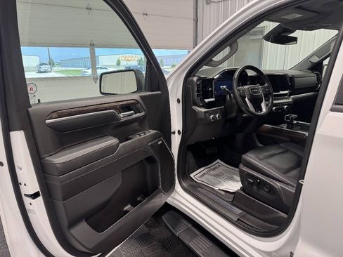 Used 2024 GMC Sierra 1500 Elevation w/ Elevation Premium Package AWD/4WD image 7