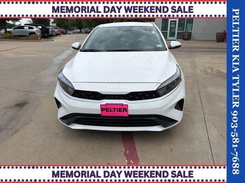Used 2023 Kia Forte LXS w/ LXS Technology Package FWD image 2