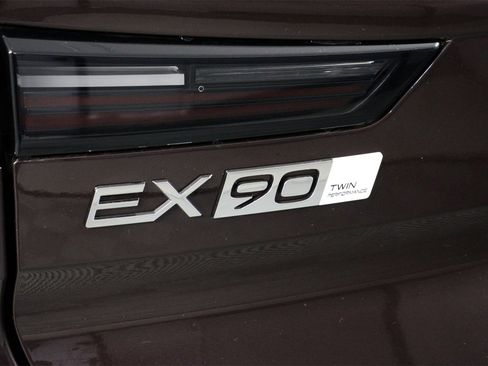 New 2025 Volvo EX90 Ultra image 15
