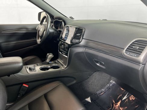 Used 2022 Jeep Grand Cherokee Limited image 29