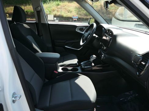 Used 2023 Kia Soul S image 26