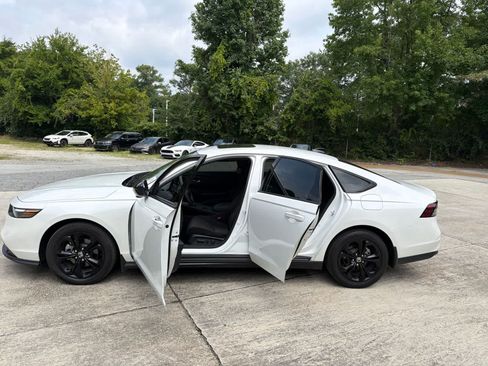 Used 2025 Honda Accord SE image 20