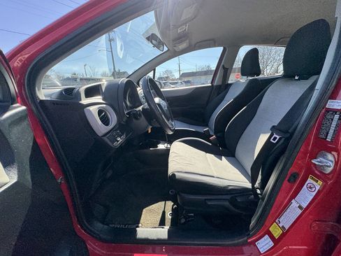 Used 2014 Toyota Yaris LE image 45