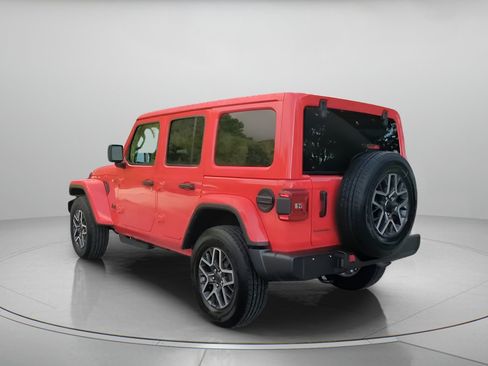 Used 2026 Jeep Wrangler Unlimited Sahara AWD/4WD image 22