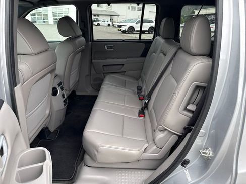 Used 2015 Honda Pilot Touring image 14