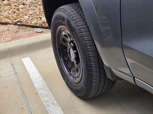 Used 2024 Chevrolet Colorado W/T RWD image 19