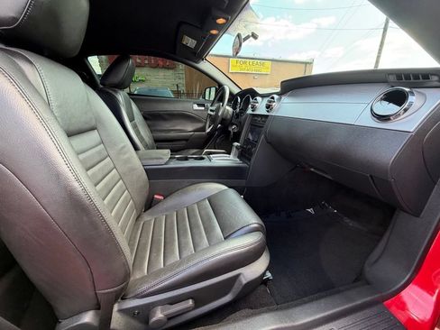 Used 2006 Ford Mustang GT RWD image 19