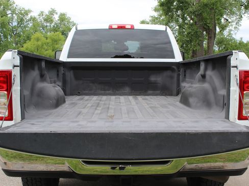 Used 2024 RAM 3500 Big Horn AWD/4WD image 21