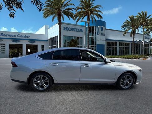 Used 2023 Honda Accord EX image 9