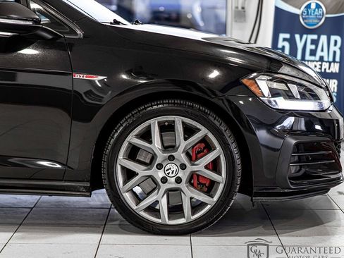 Used 2019 Volkswagen Golf S image 10