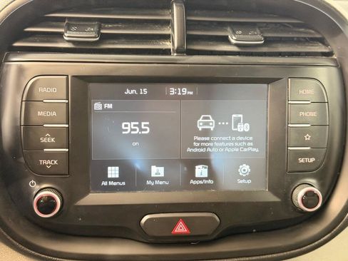 Used 2020 Kia Soul LX FWD image 16