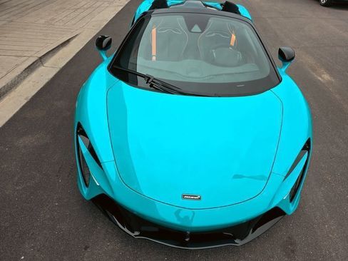 Used 2025 McLaren Artura Spider image 31