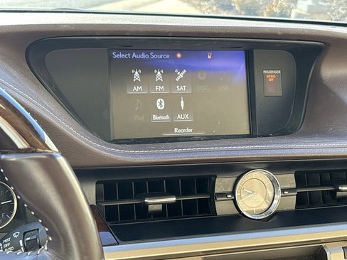 Used 2017 Lexus ES 350 image 23