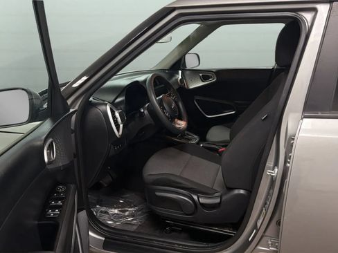 Used 2023 Kia Soul LX w/ LX Technology Package FWD image 20