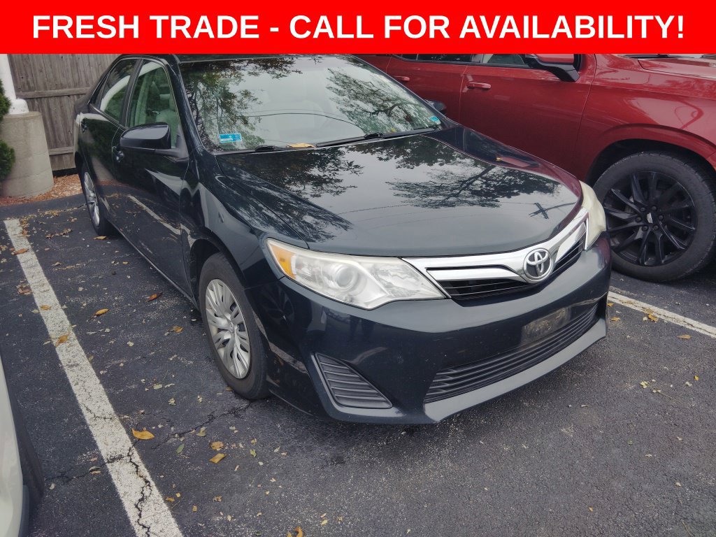 Used 2014 Toyota Camry LE FWD image 1