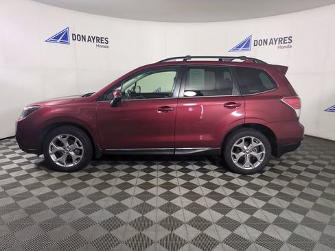 Used 2018 Subaru Forester 2.5i Touring AWD/4WD image 2