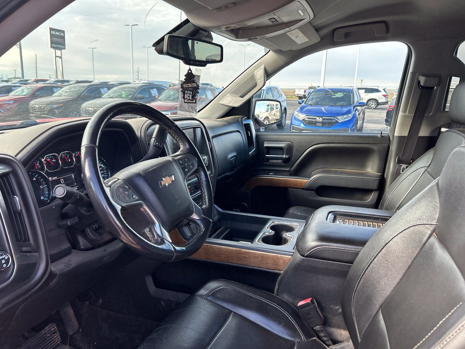 Used 2016 Chevrolet Silverado 1500 LTZ w/ LTZ Plus Package AWD/4WD image 10