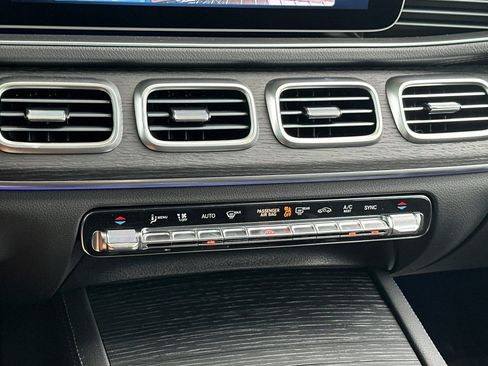 New 2025 Mercedes-Benz GLS 450 4MATIC image 17