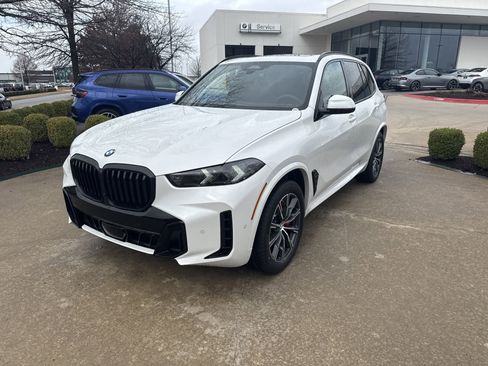 New 2026 BMW X5 sDrive40i image 1