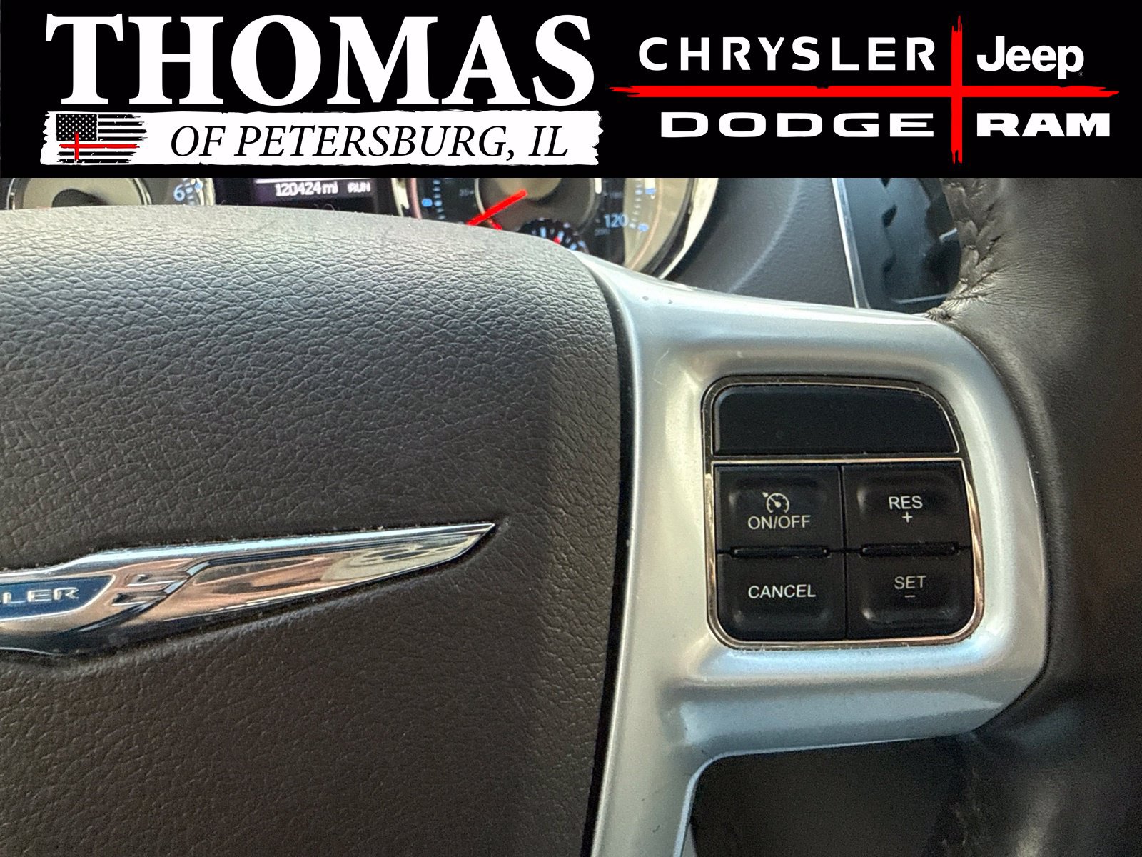 Used 2013 Chrysler Town & Country Touring-L FWD image 15