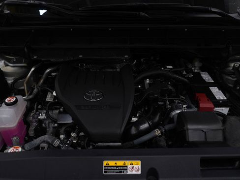 Used 2023 Toyota Highlander XLE image 26