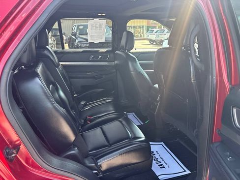 Used 2019 Ford Explorer XLT w/ Equipment Group 202A AWD/4WD image 42