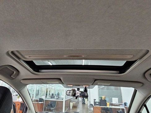 Used 2013 MAZDA MAZDA5 Grand Touring image 32