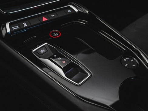 Used 2022 Audi e-tron GT Premium Plus image 28