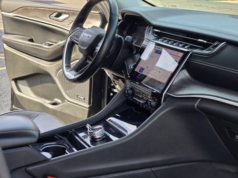 Used 2022 Jeep Grand Cherokee L Limited image 36