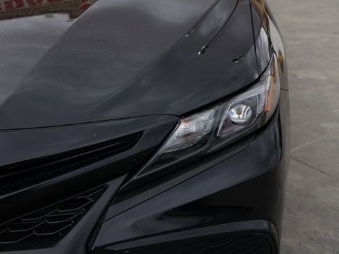 Used 2024 Toyota Camry SE image 10