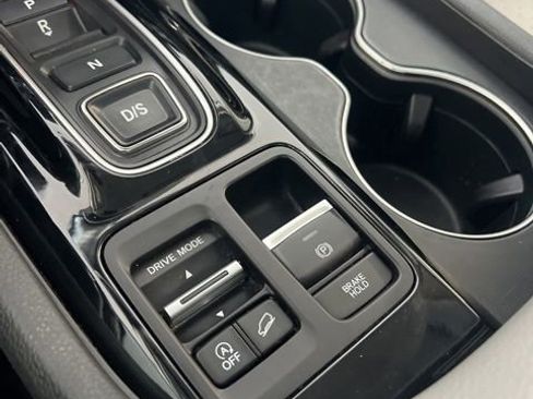 Used 2023 Honda Pilot Elite image 16