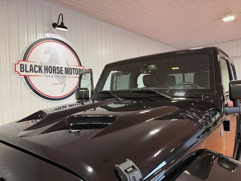 Used 2017 Jeep Wrangler Unlimited Sahara image 14