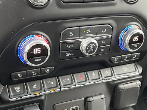 Used 2022 GMC Sierra 3500 SLT image 19