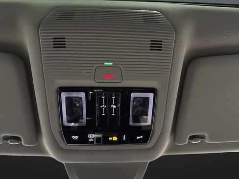 Used 2024 Volkswagen Atlas SE w/ Panoramic Sunroof Package image 26