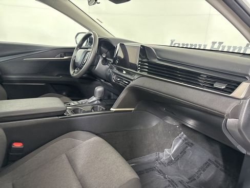 Used 2025 Toyota Camry LE image 27