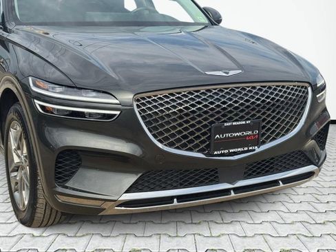 Used 2025 Genesis GV70 2.5T AWD/4WD image 8