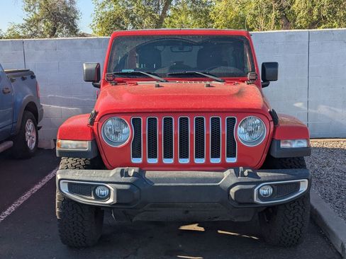 Used 2018 Jeep Wrangler Unlimited Sahara image 3