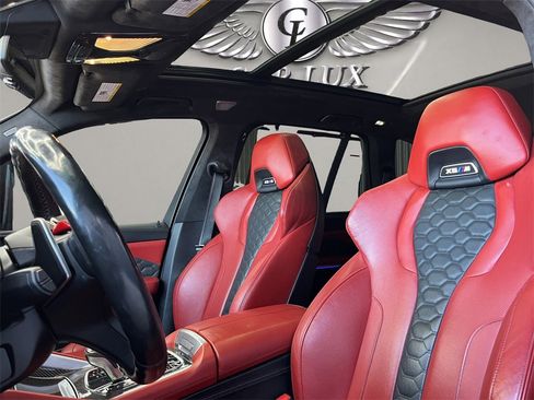 Used 2020 BMW X5 M Competition w/ Executive Package image 31