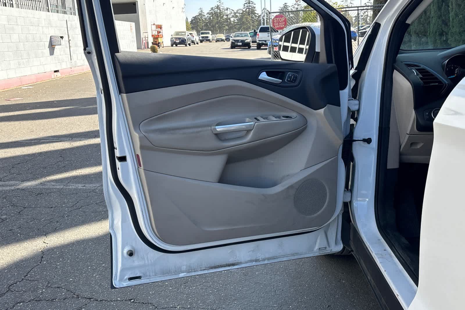 Used 2019 Ford Escape Titanium FWD image 15