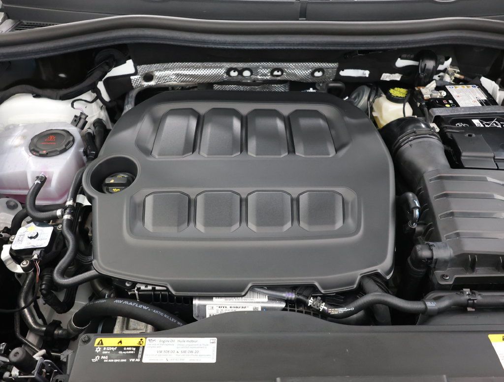 Used 2025 Volkswagen Tiguan SE R-Line AWD/4WD image 28