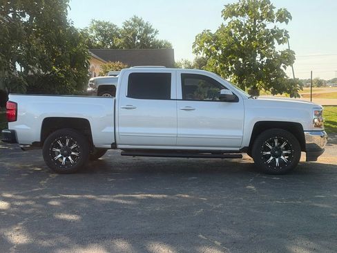 Used 2018 Chevrolet Silverado 1500 LT w/ LT Convenience Package RWD image 4