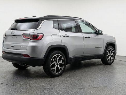 Used 2025 Jeep Compass Limited AWD/4WD image 9