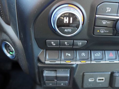 Used 2019 Chevrolet Silverado 1500 LTZ w/ LTZ Plus Package image 7