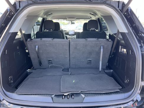 Used 2021 Ford Explorer XLT AWD/4WD image 33