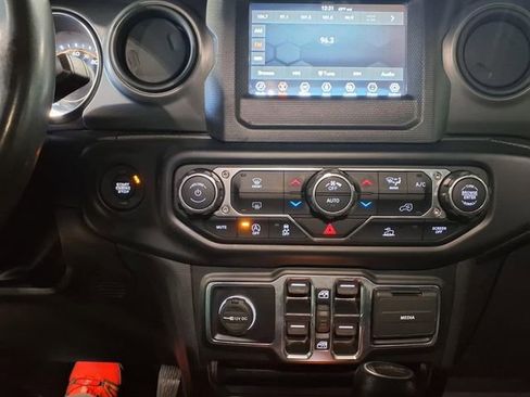 Used 2022 Jeep Gladiator Sport AWD/4WD image 25