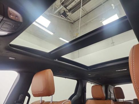 New 2026 Chrysler Pacifica Pinnacle AWD/4WD image 17