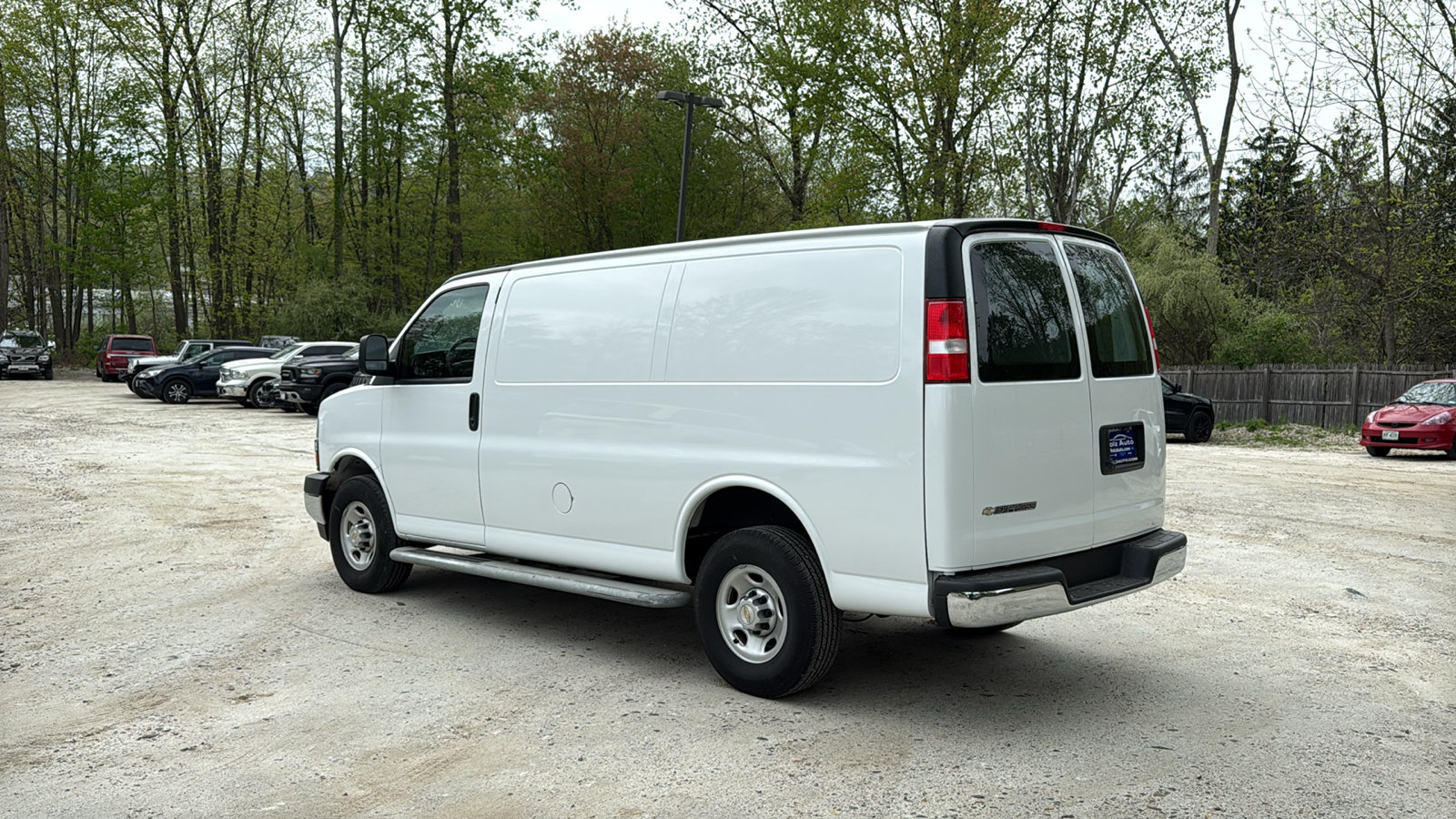 Used 2024 Chevrolet Express 2500 w/ Driver Convenience Package RWD image 8