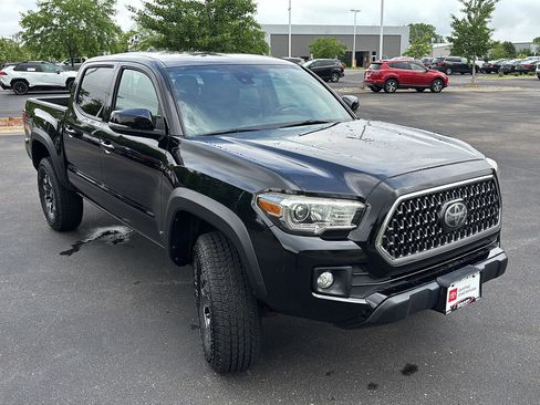 Used 2019 Toyota Tacoma TRD Off-Road AWD/4WD image 7